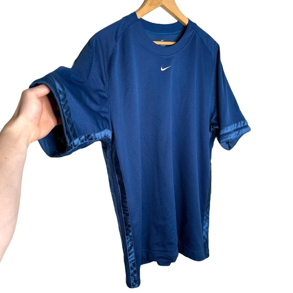 Nike center swoosh shirt